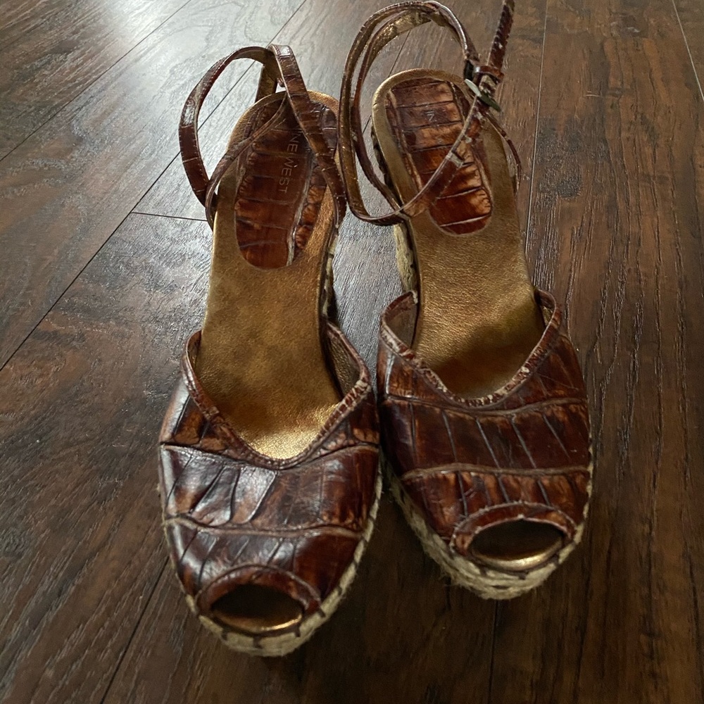Faux skin wedges.